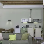 Spacious Studio Apartment In The Heart Of Old Town