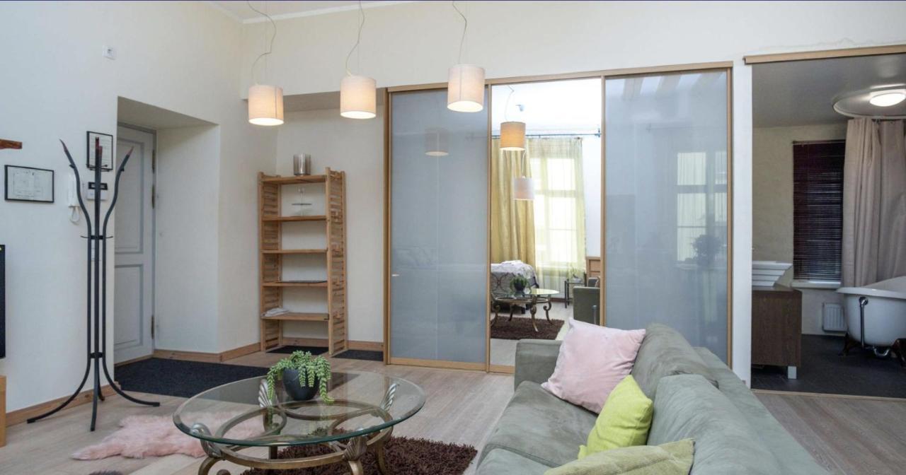 Spacious In The Heart Of Old Town *